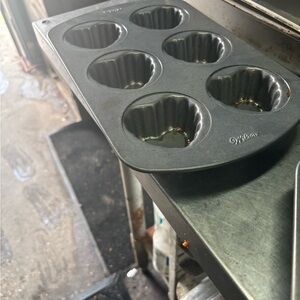 Wilton Non-Stick Muffin Pan